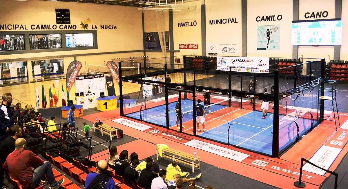 Torneo de Padbol en cancha interior